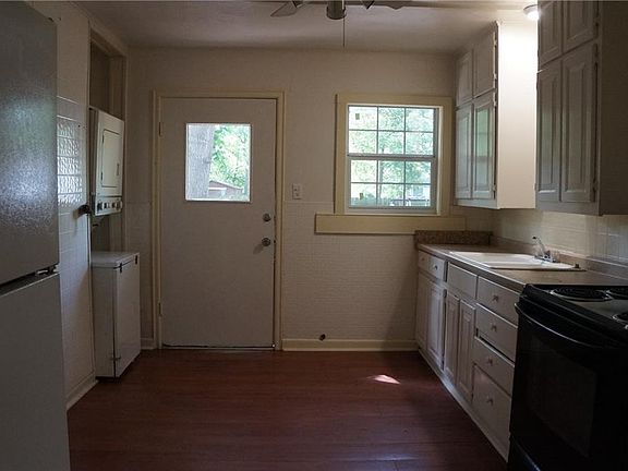 3rd image of 1417 W 4th Ave