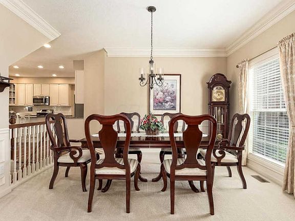 4th image of 5766 Courtier Ct