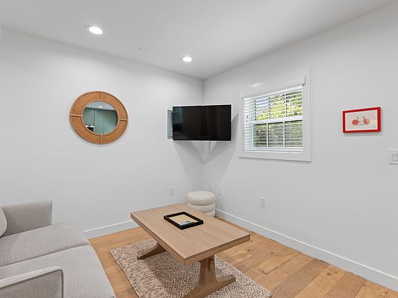 5th image of 1022 3/4 Carol Dr #1022-3/4