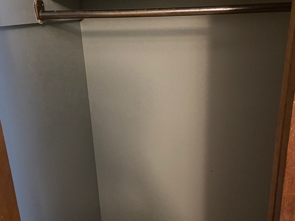 2nd image of 905 W 6th Ave #2