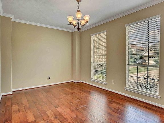 5th image of 2318 Alassio Isle Ct