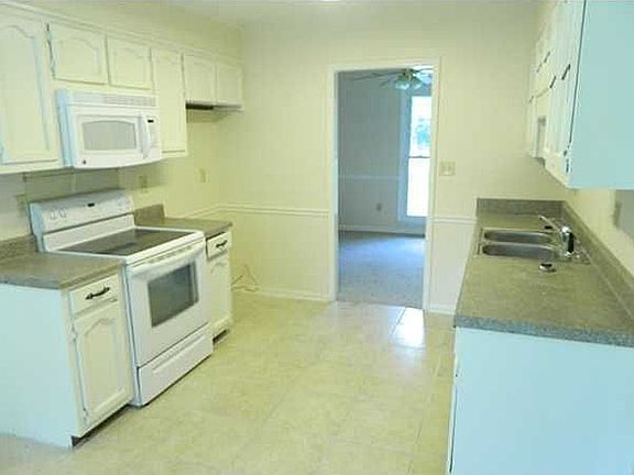 3rd image of 1114 Joshua Dr SE
