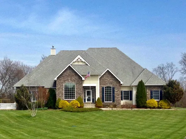 200 Summit Crest Ln, Shepherdstown, WV 25443