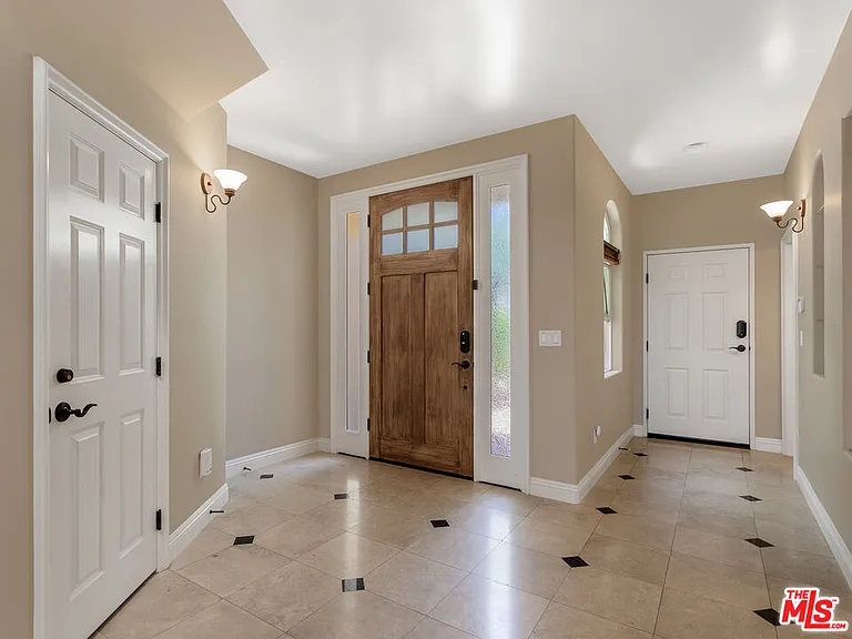 23949 De Ville Way — Photo 4