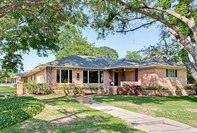 1st image of 6605 Lange Cir