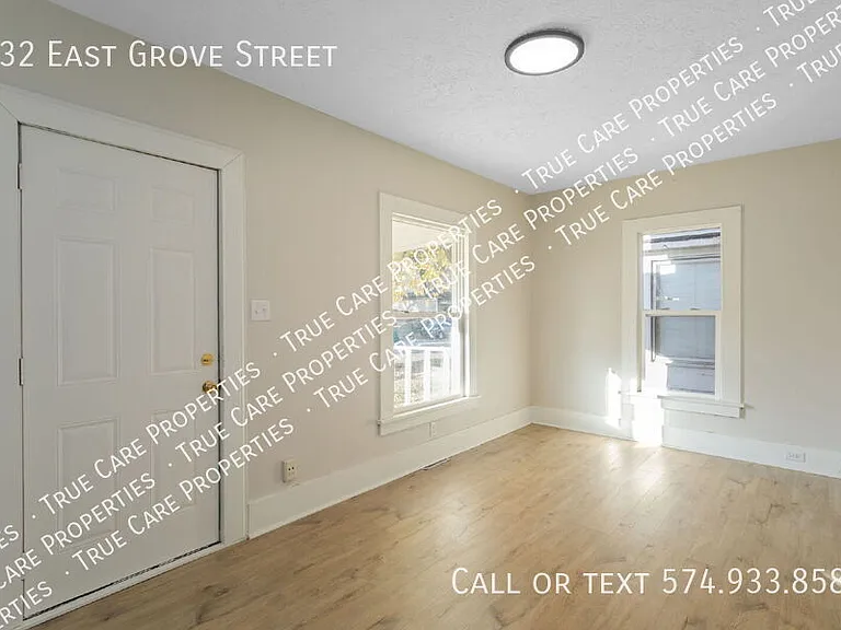 232 E Grove St — Photo 3