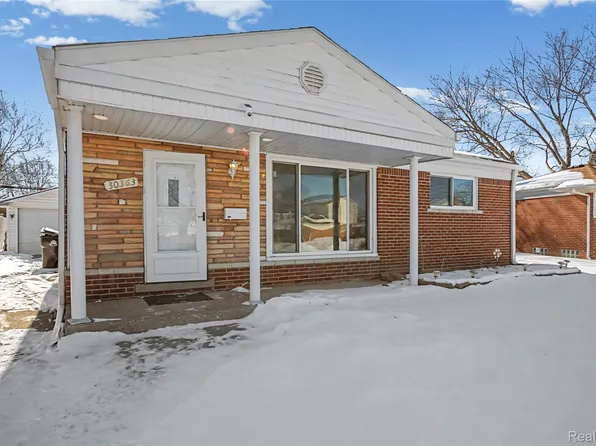 30363 Indigo St, Roseville, MI 48066