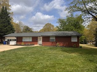 1457 Brookwood Dr, Winston Salem, NC 27106