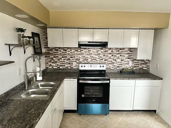 5th image of 4624 Belcourt Dr