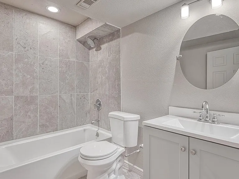 6442 Silverwind Cir — Photo 25