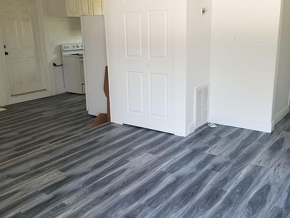 5th image of 8606 Bolton Ave