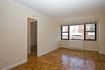 320 E 23rd St — Photo 1
