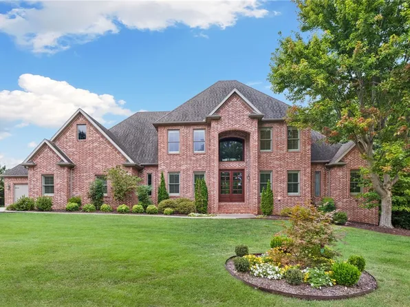 10 S Plymouth Ln, Rogers, AR 72758