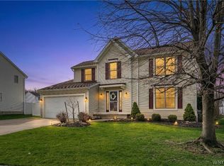 3494 Parkwood Cmn, Hamburg, NY