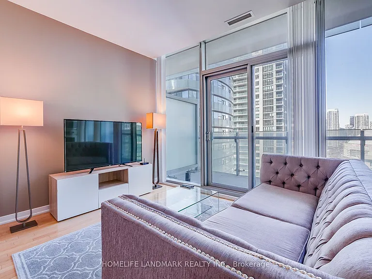 14 York St #1807 — Photo 3