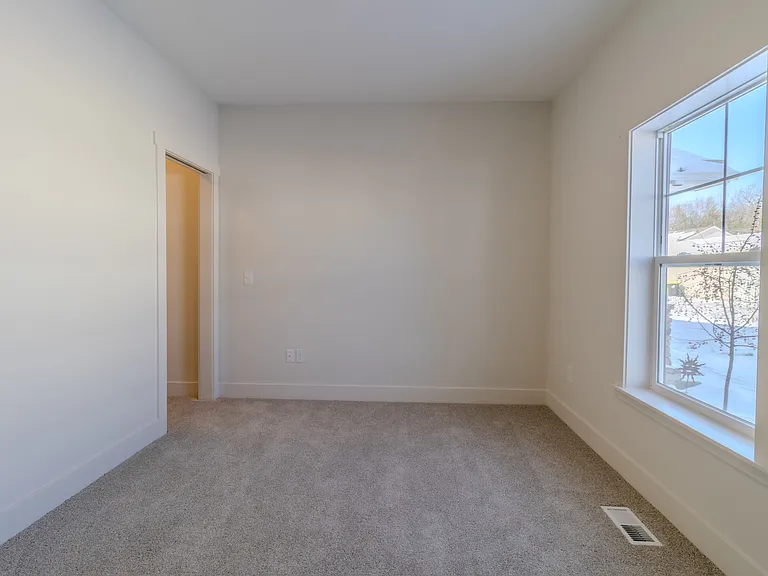 Premier Place II — Photo 15