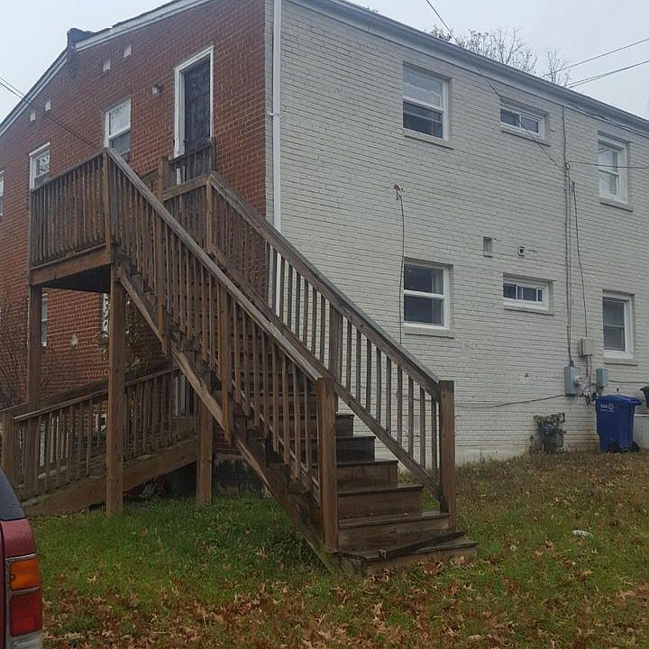 2nd image of 2545 18th St SE