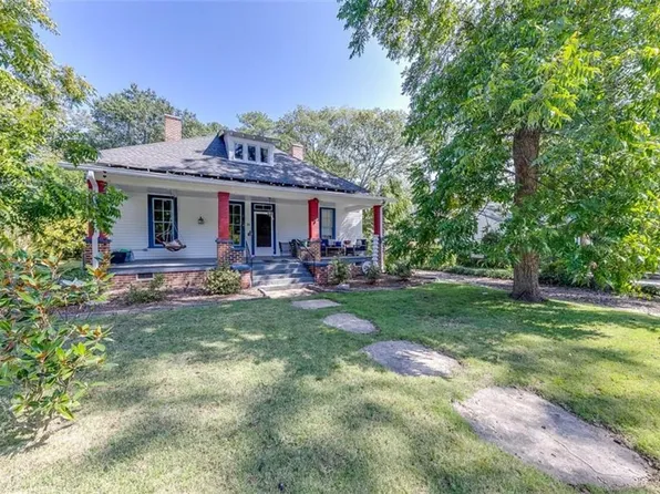 11 W Kimball St, Winder, GA 30680