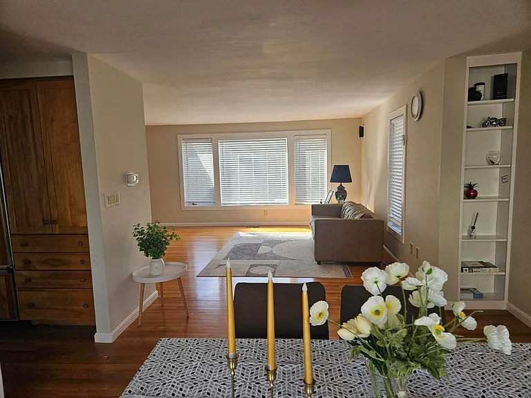 18 Landsdown Dr #18 — Photo 13