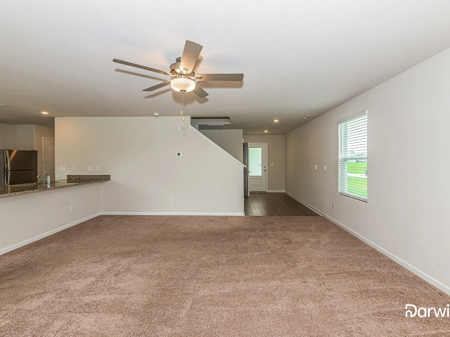 3 bed, 2.5 bath, 2025 sqft, $1,870 — Photo 3