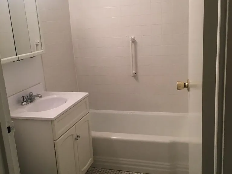 1158 W Farwell Ave #401 — Photo 8