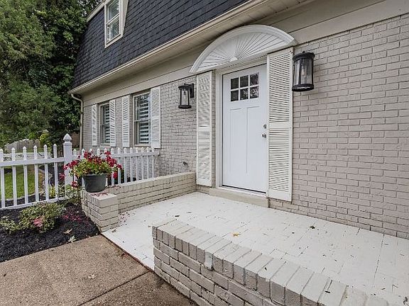 3rd image of 7307 Bayard Park Dr