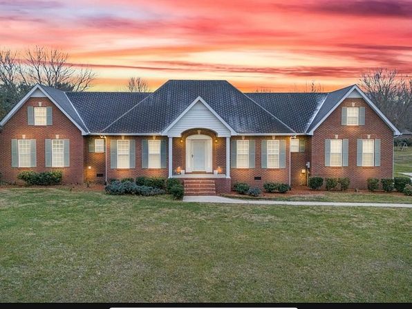 220 Courtnea Ln