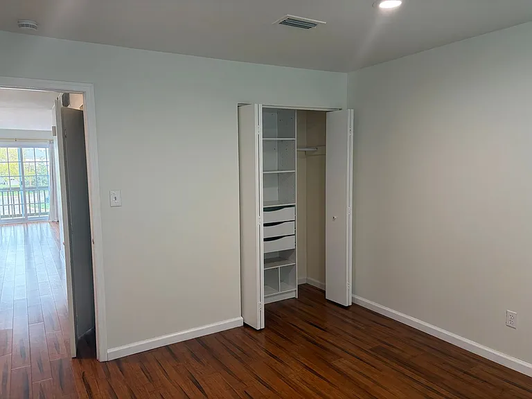 421 Wendover Dr #126B — Photo 29