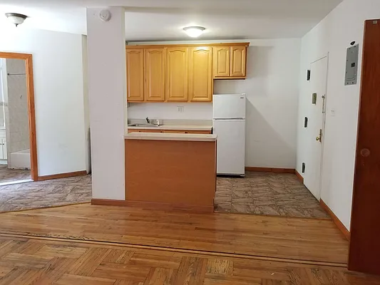 Rented by Lang Realty LLC | media 7