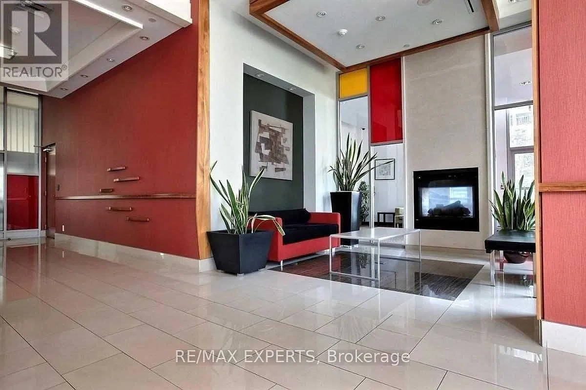 2 bed, $2,500 — Photo 4
