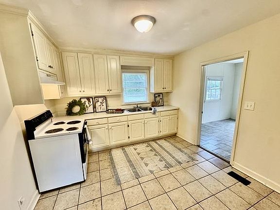 2nd image of 4714 29th St