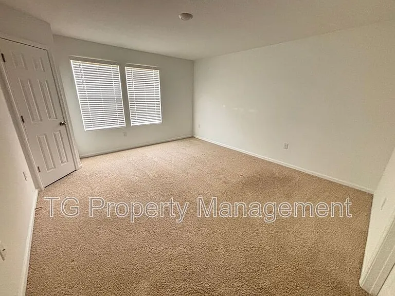 9015 Gifford Dr — Photo 17