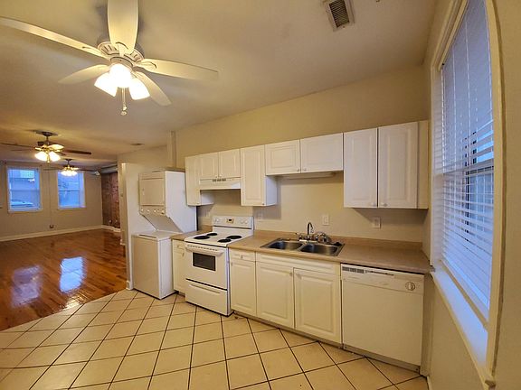 5th image of 544 Gillis St
