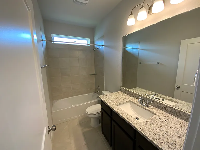 1905 Westphalia Dr — Photo 6