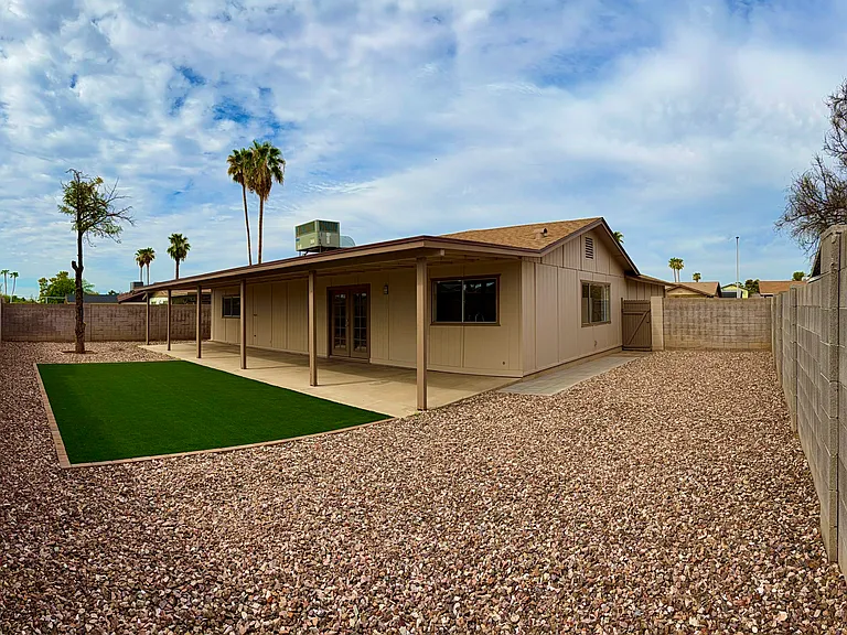 10021 N 47th Dr — Photo 17