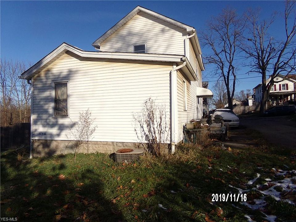 2nd image of 119 W Howard St