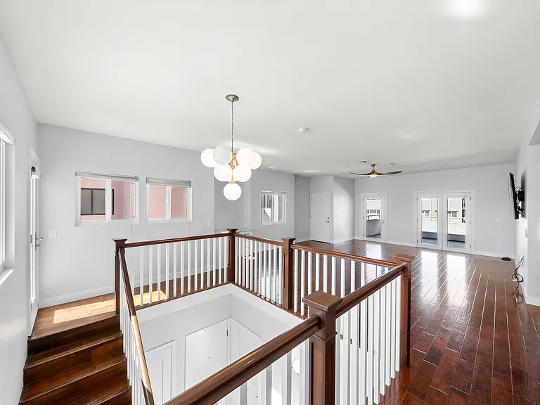 40 15th St #Penthouse C — Photo 18