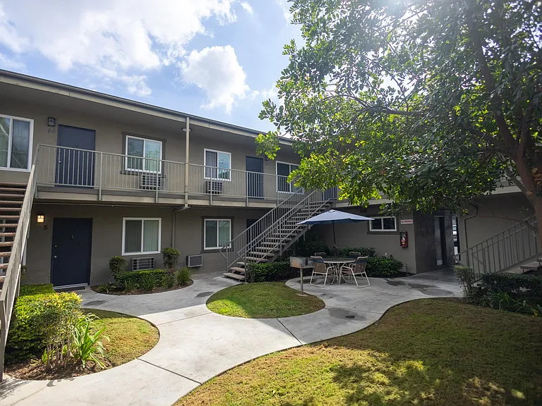 Magnolia Tree Apartments — Photo 16