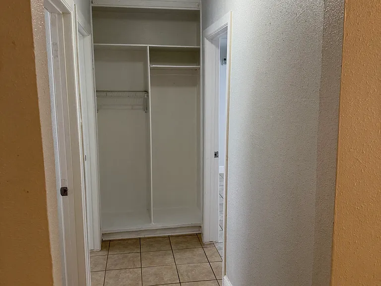 600-602 Ellor Dr — Photo 5