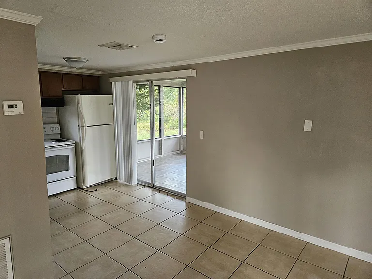 516 Winham St #A — Photo 4