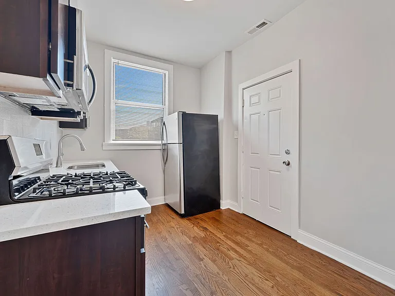 5451 S Justine St #2 — Photo 7