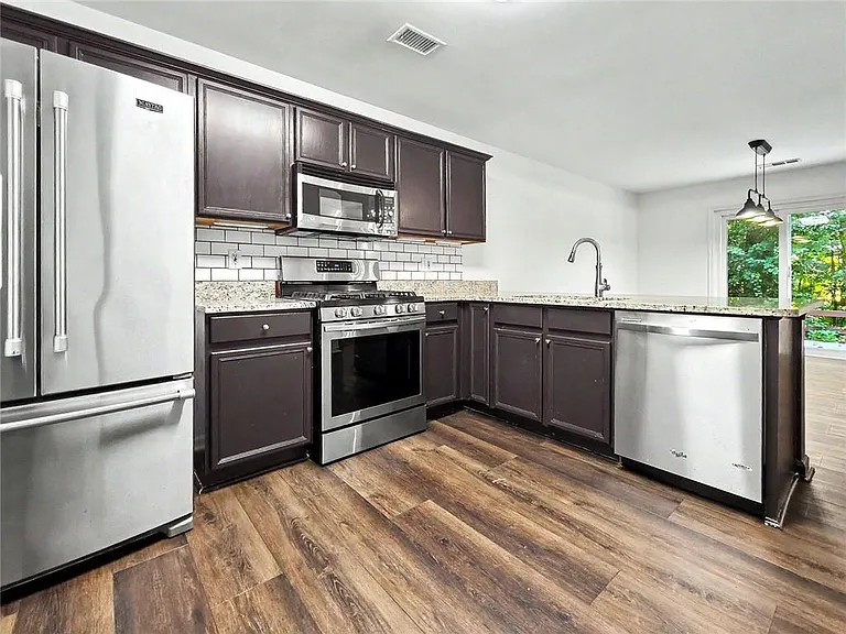3235 Liberty Commons Dr NW — Photo 17