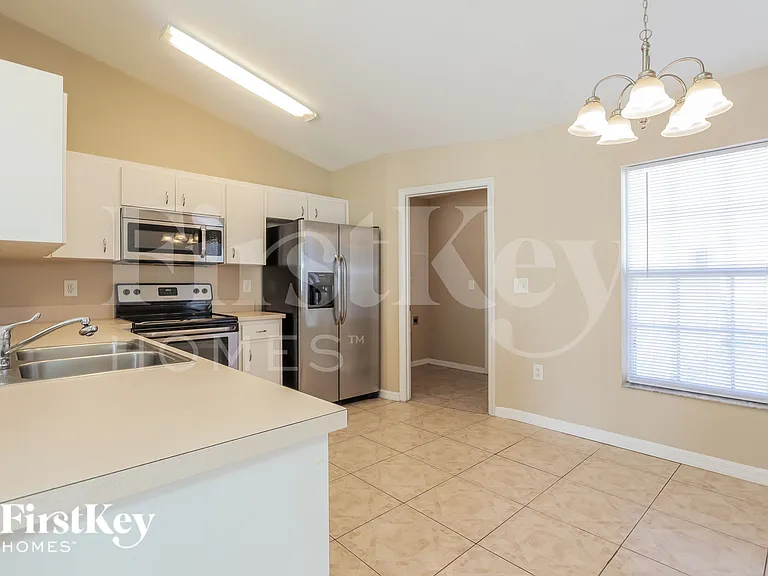 8189 Oakhurst Blvd — Photo 4