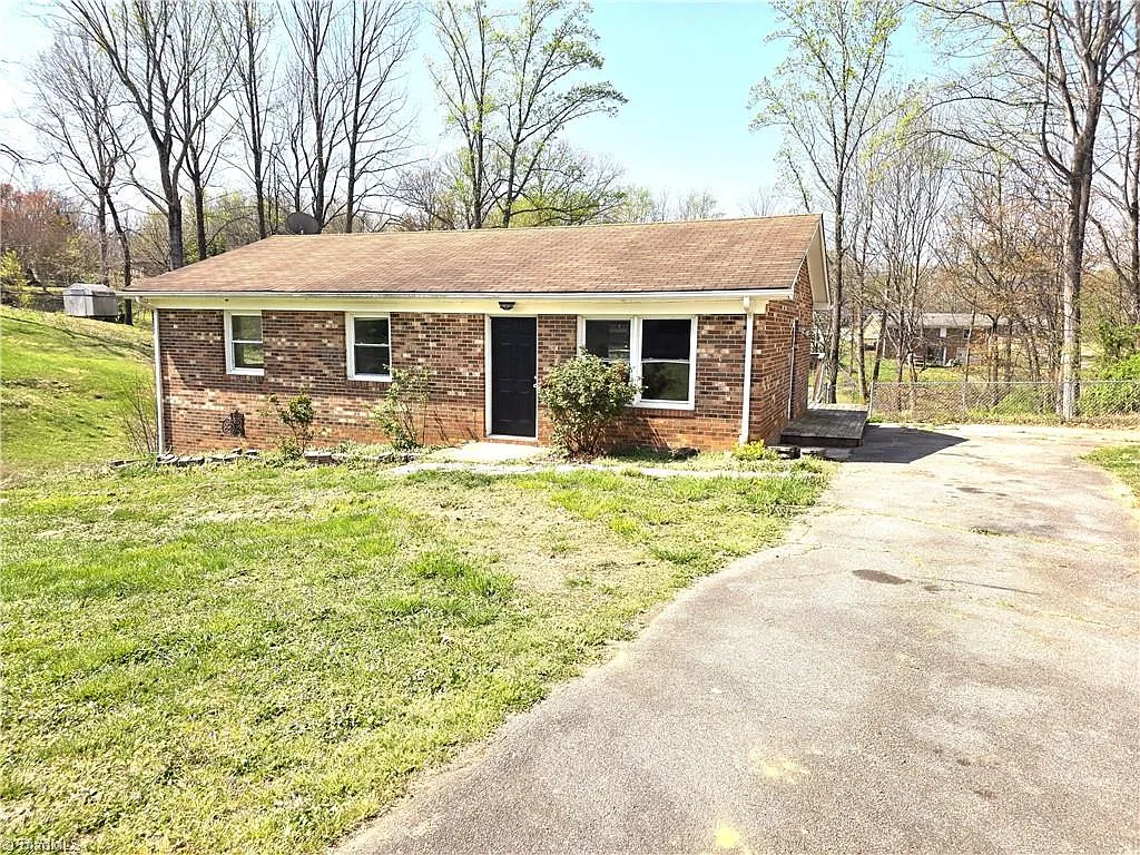 133 Georgia Ave photo 1