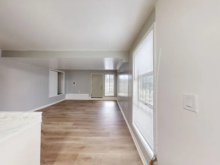 7036 MacArthur Blvd — Photo 7