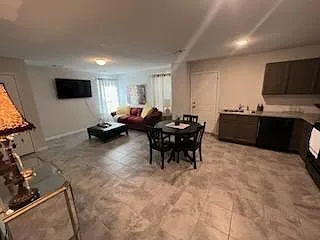 2 bed, 1.5 bath, 979 sqft, $1,150 — Photo 3