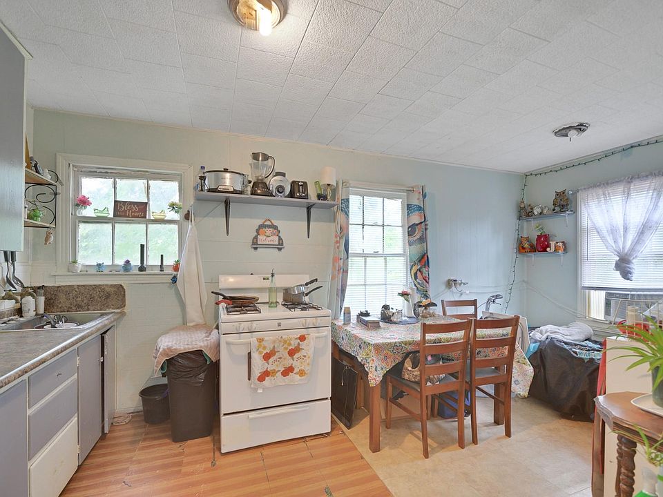 2nd image of 305 E Water St #2