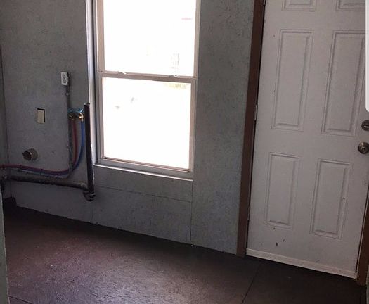 4th image of 61 Poplar Ave