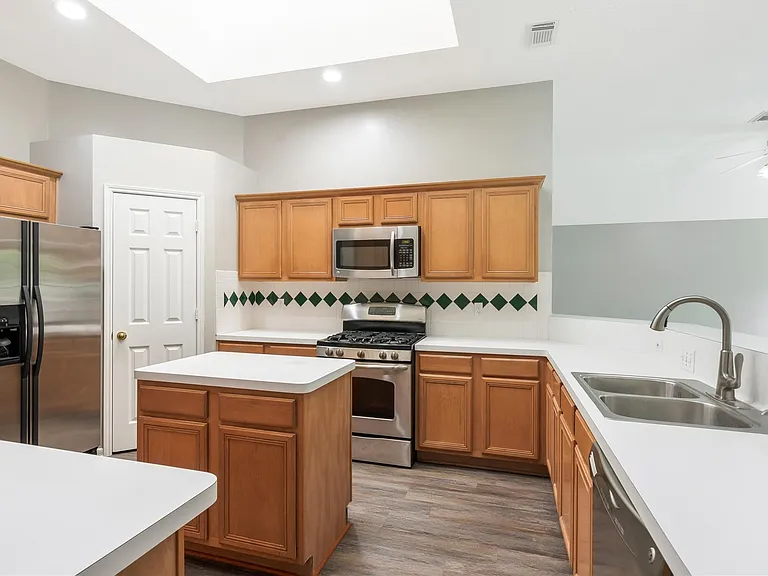 6842 Moss Boulder Dr — Photo 10