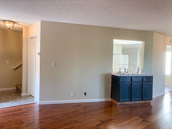 3rd image of 7132 Clarendon St